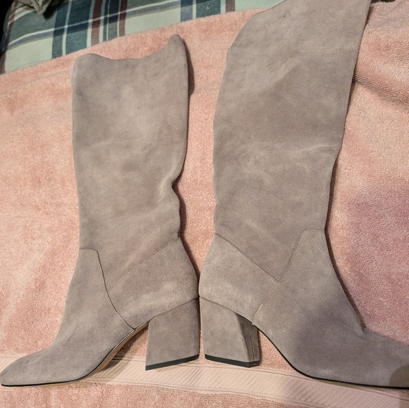 Boots - Picture 1 of 4